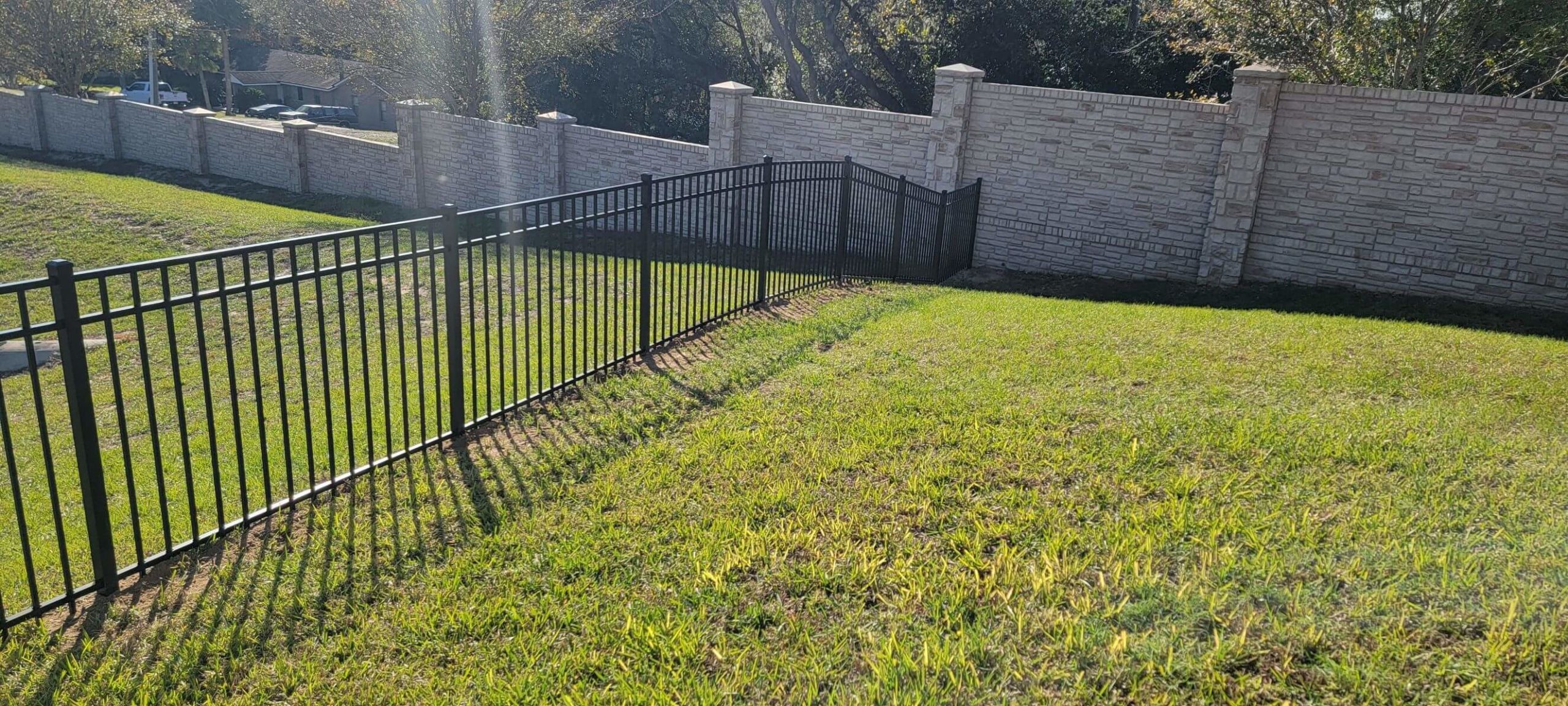 Enhancing Your Property with Style and Security:The Allure of Aluminum Fencing