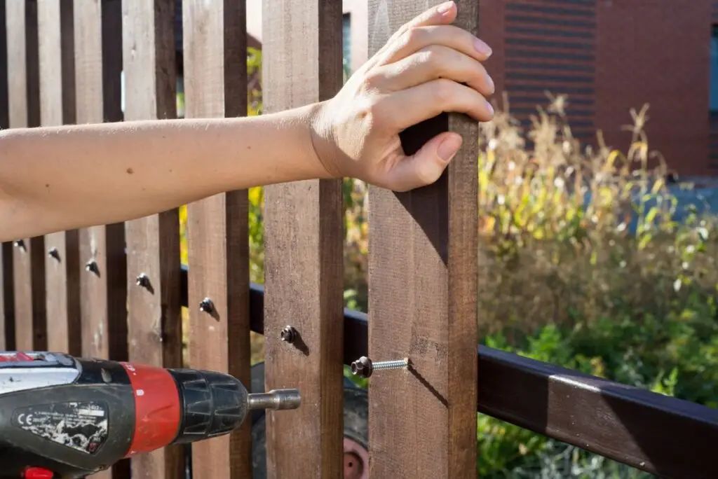 fence replacement
