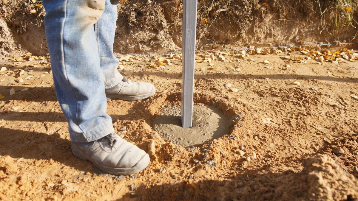 properly setting fence posts in concretefilled holes