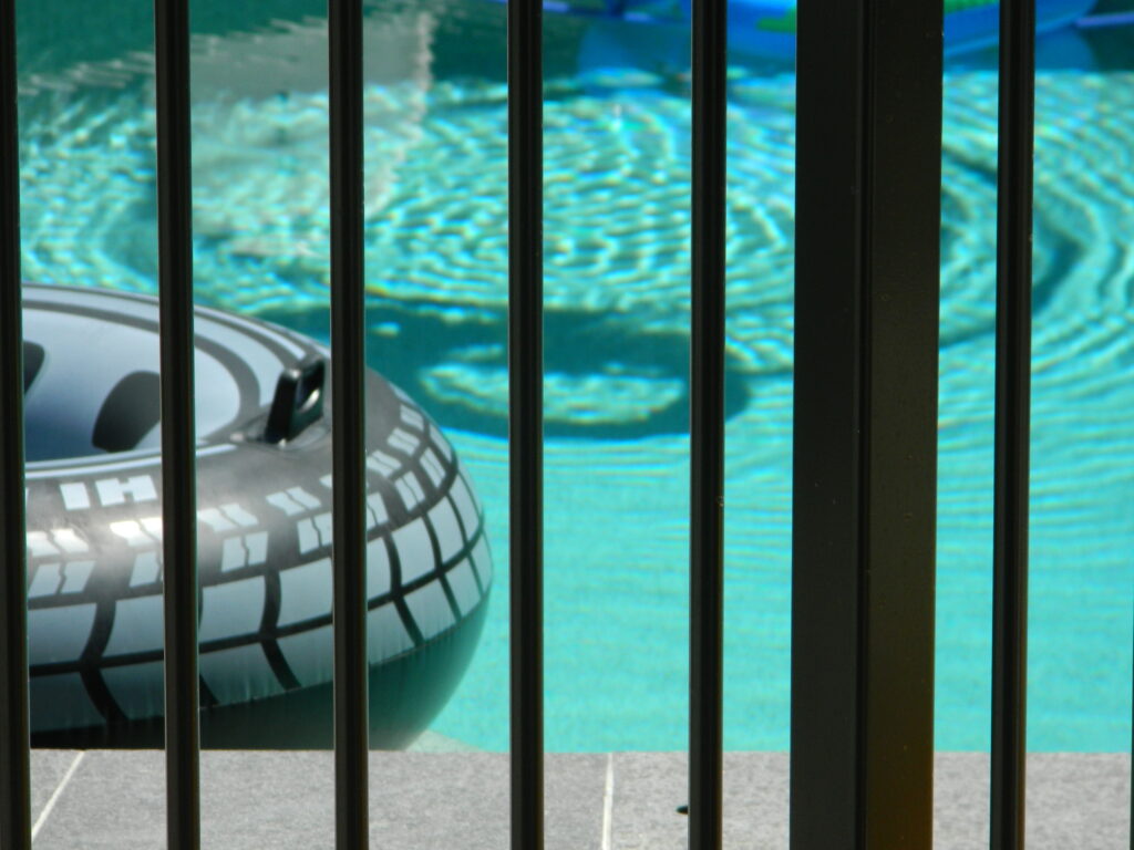 pool code aluminum fence