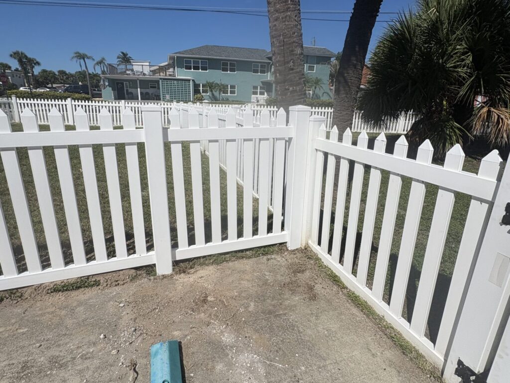 vinyl fence installation white fence