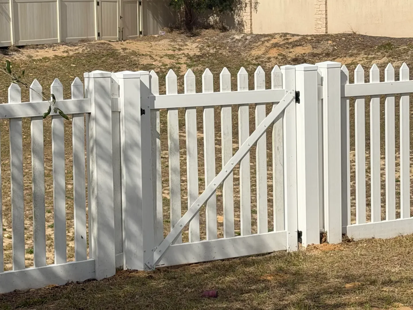 vinyl fence pickets replacement on country side