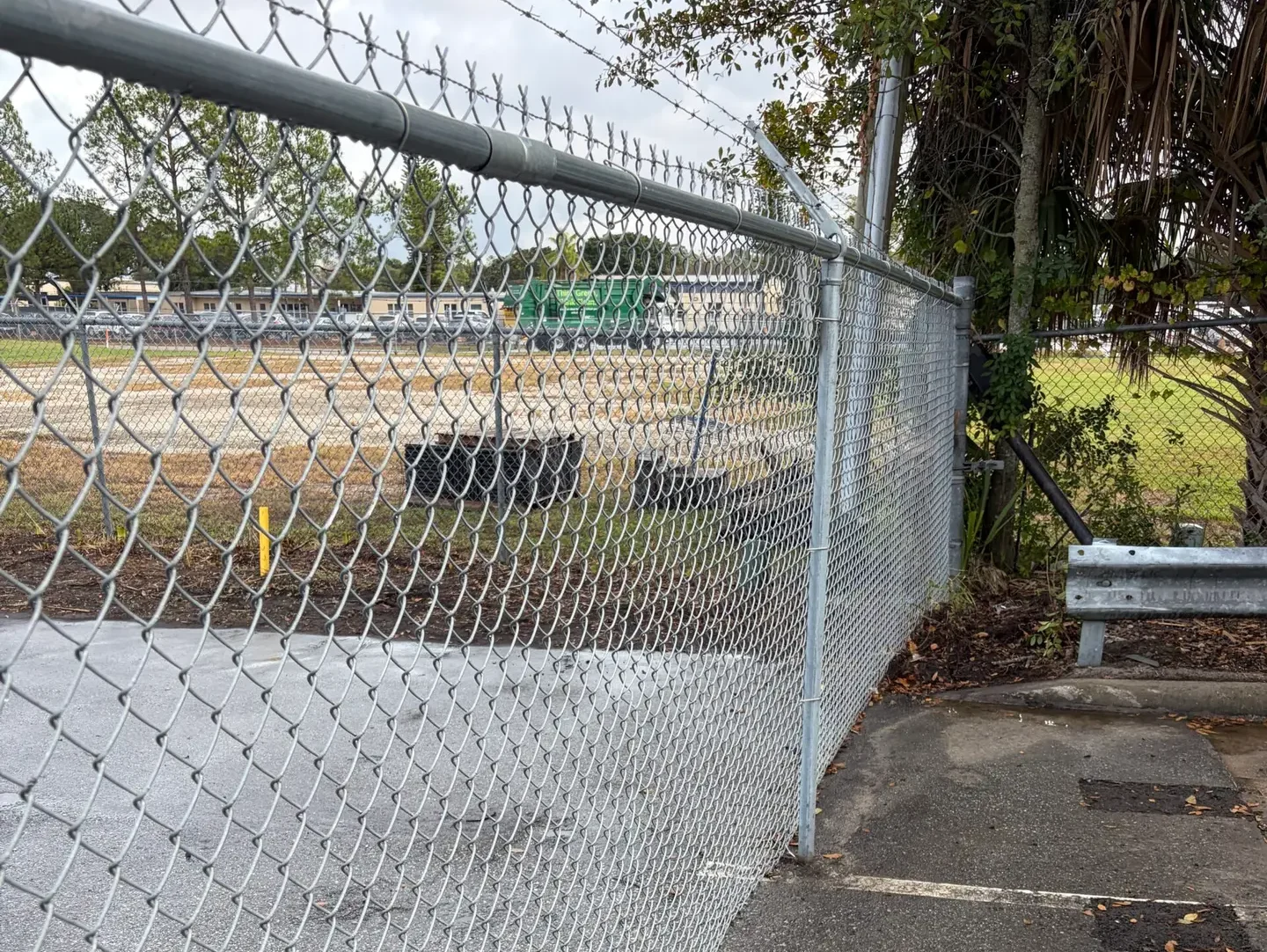 aluminum fence installation building