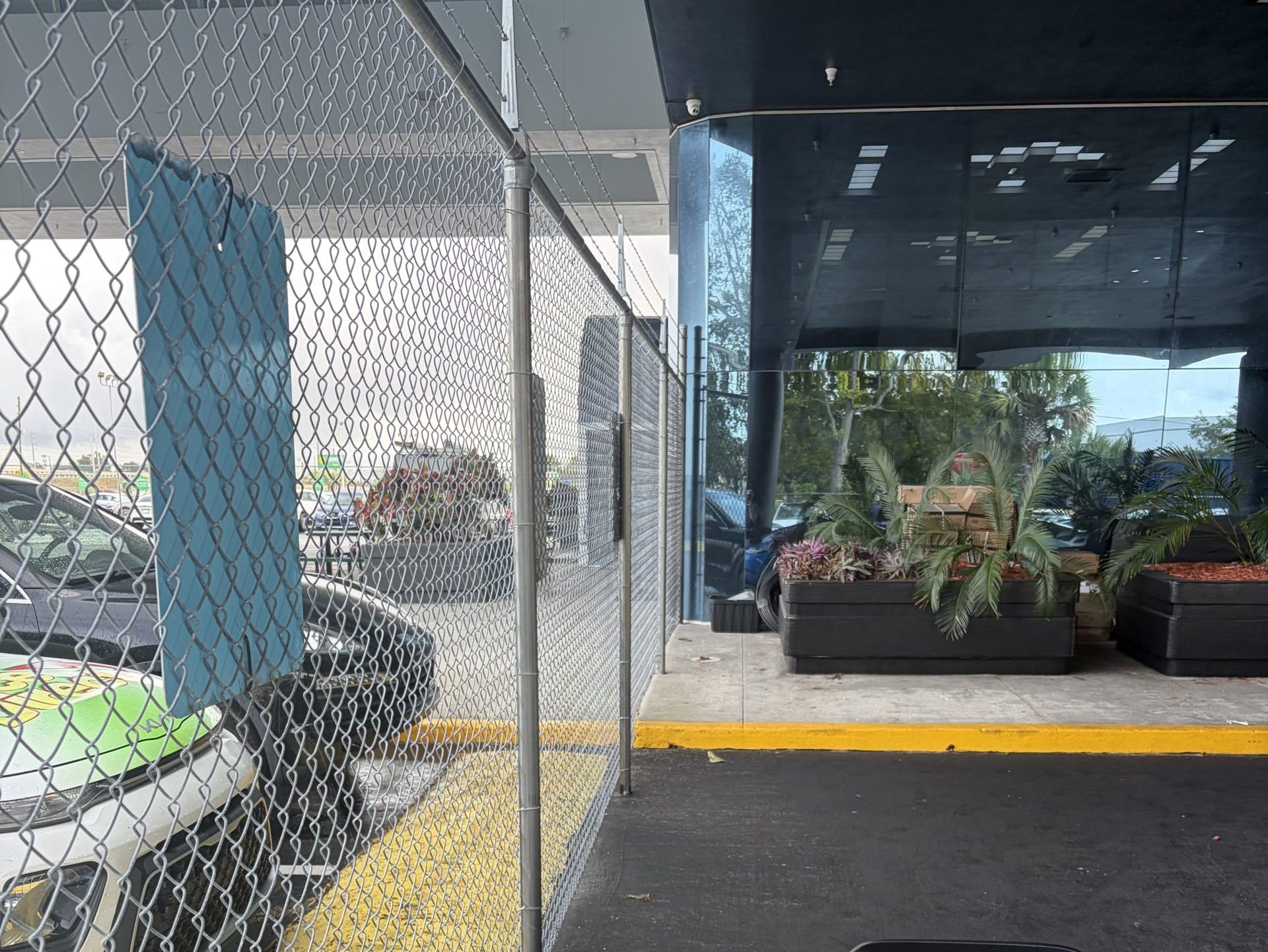 commercial chain link fence grey fence for parking lot